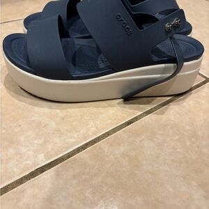 CROCS Women's Dark Blue and Cream Platform Sandals